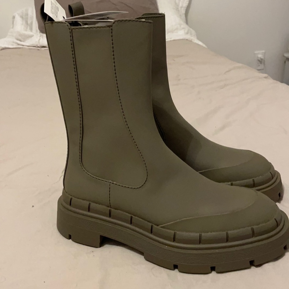 Zara Green Rubberized boots